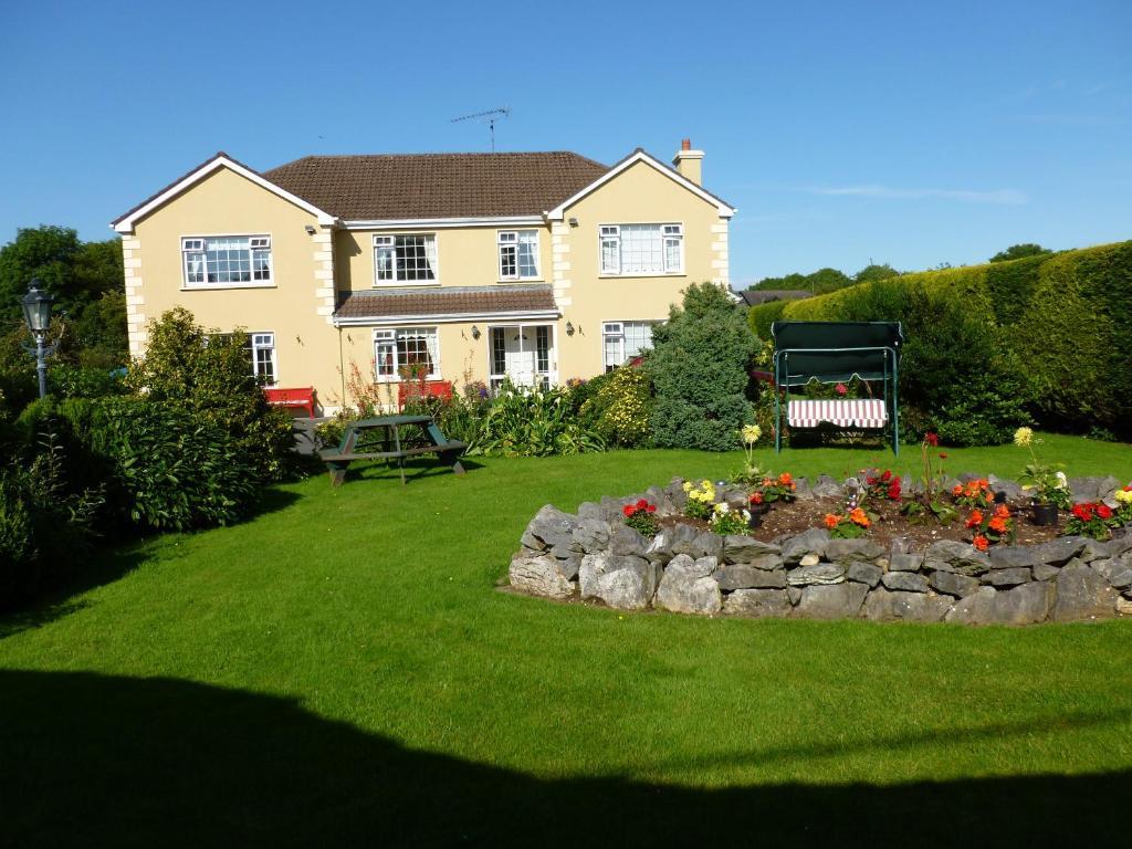 Riverwalk House B&B Oughterard Exteriér fotografie