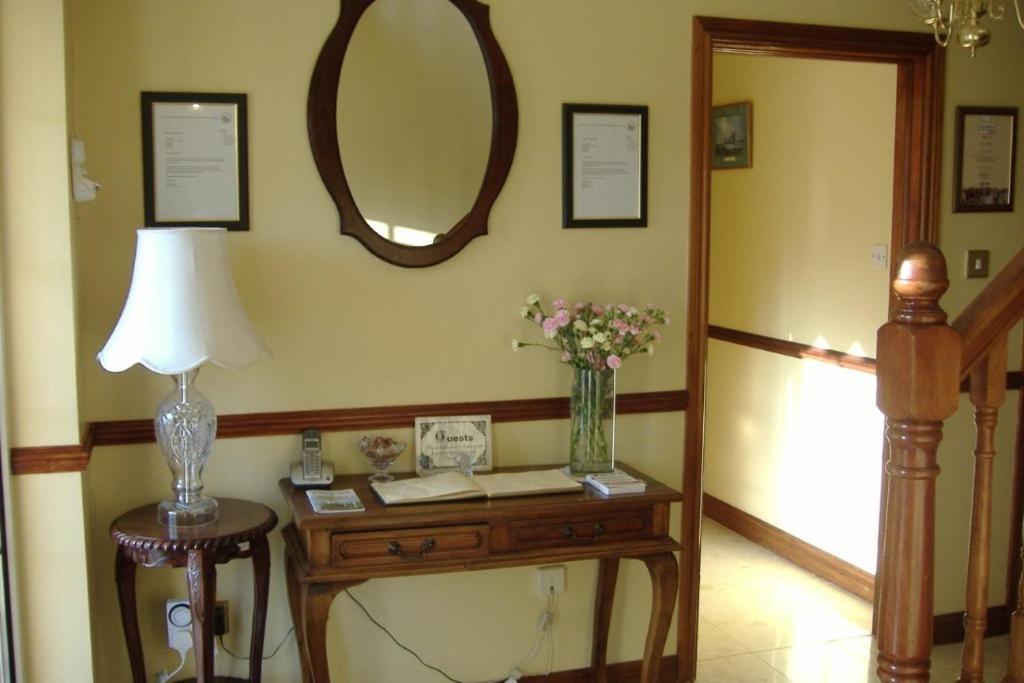 Riverwalk House B&B Oughterard Exteriér fotografie